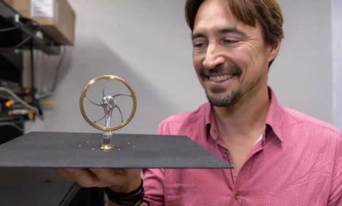 Новая технология использует холод космоса для выработки энергии ночью