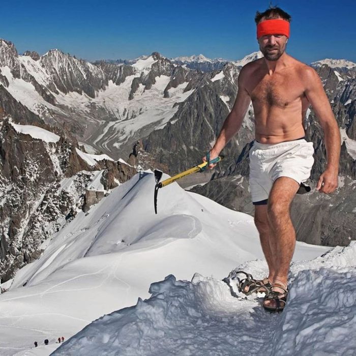 Почему при переохлаждении человек снимает с себя одежду